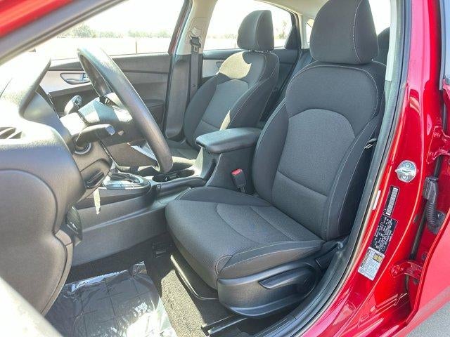 2024 Kia Forte LXS IVT