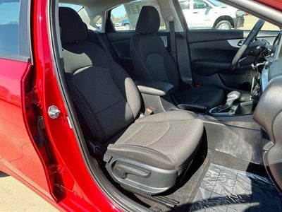 2024 Kia Forte LXS IVT