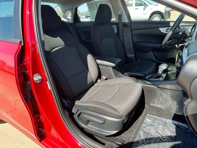 2024 Kia Forte LXS IVT