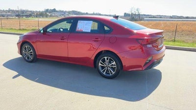 2024 Kia Forte LXS IVT