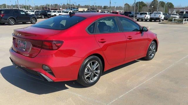 2024 Kia Forte LXS IVT