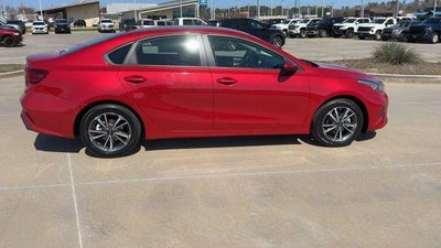 2024 Kia Forte LXS IVT