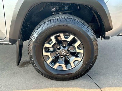 2022 Toyota Tacoma 4WD 4WD SR Double Cab 5' Bed V6 AT (GS)