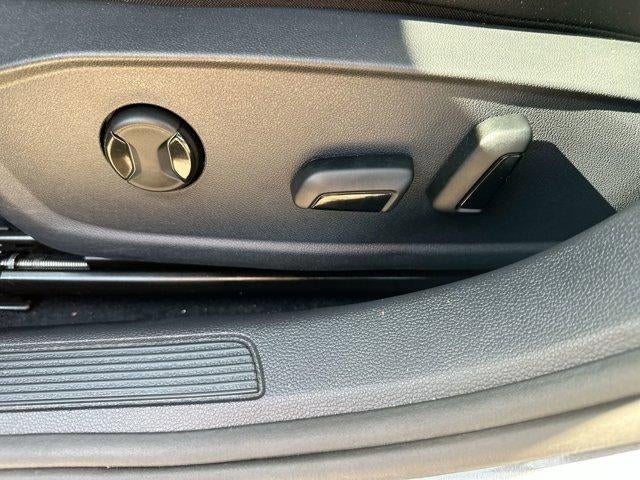 2024 Volkswagen Jetta SE Auto