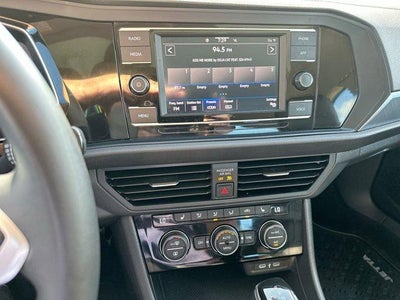 2024 Volkswagen Jetta SE Auto