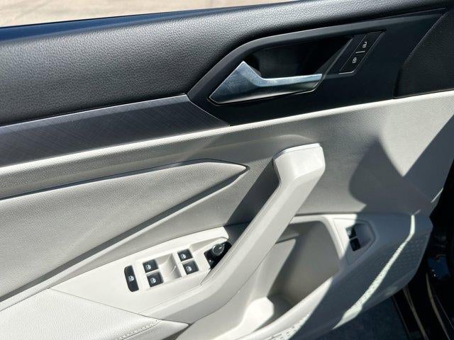 2024 Volkswagen Jetta SE Auto