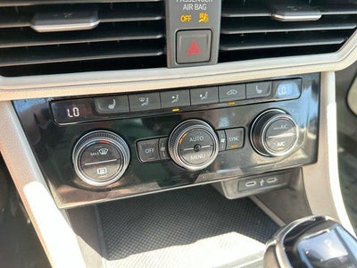 2024 Volkswagen Jetta SE Auto