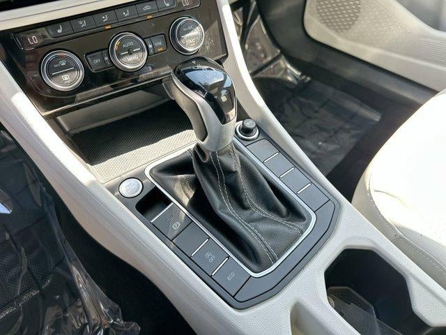 2024 Volkswagen Jetta SE Auto