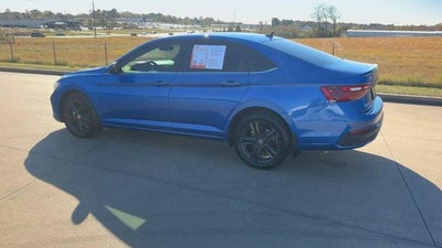 2024 Volkswagen Jetta SE Auto