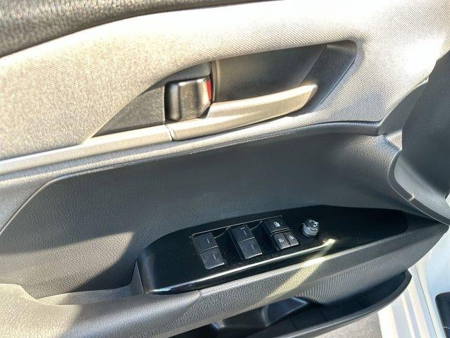 2025 Toyota Camry SE (SE)