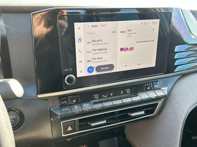 2025 Toyota Camry SE (SE)