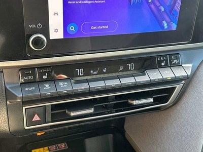 2025 Toyota Camry SE (SE)