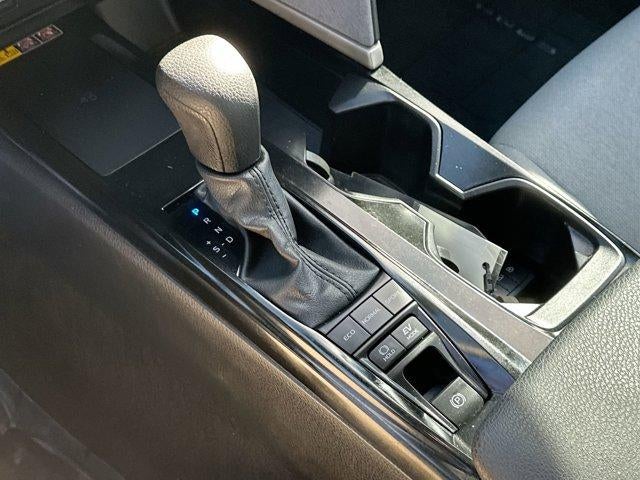 2025 Toyota Camry SE (SE)