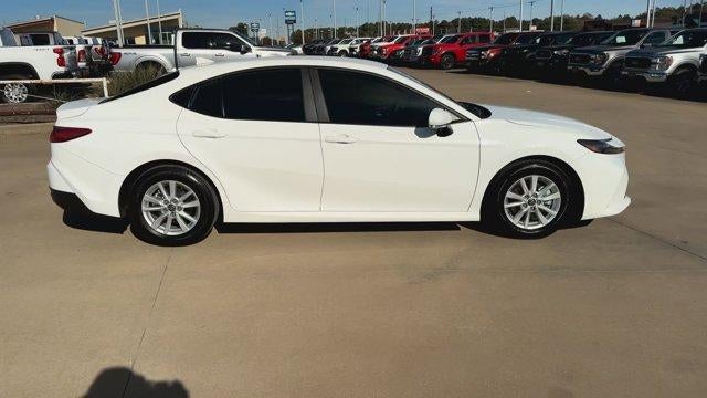 2025 Toyota Camry SE (SE)