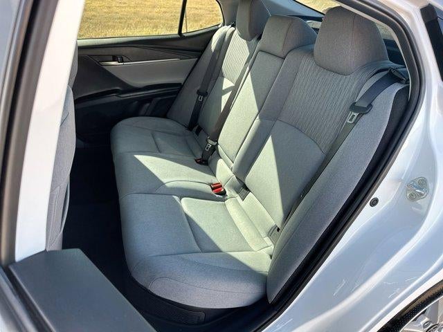 2025 Toyota Camry SE (SE)