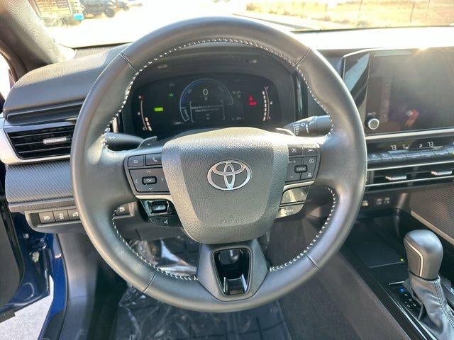 2025 Toyota Camry SE (SE)