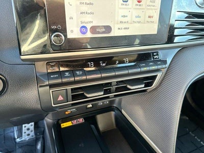 2025 Toyota Camry SE (SE)