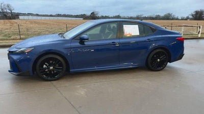 2025 Toyota Camry SE (SE)