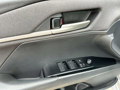 2025 Toyota Camry LE (SE)
