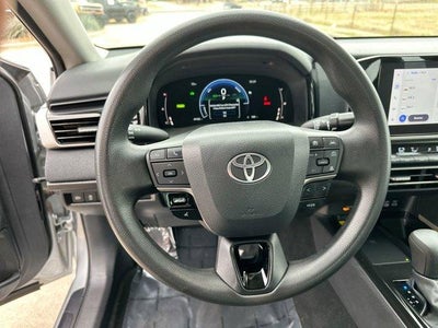 2025 Toyota Camry LE (SE)