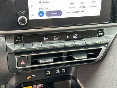 2025 Toyota Camry LE (SE)