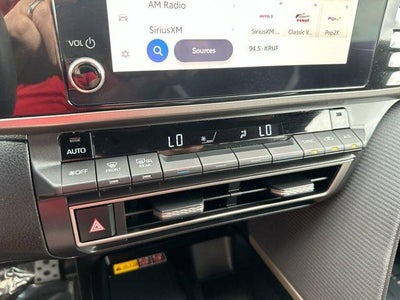 2025 Toyota Camry SE (SE)