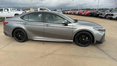 2025 Toyota Camry SE (SE)