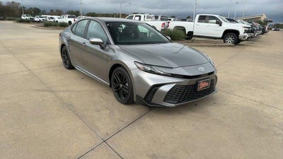 2025 Toyota Camry SE (SE)