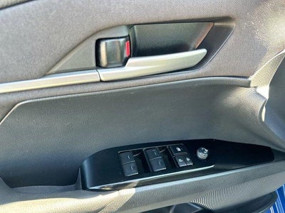 2025 Toyota Camry LE (SE)