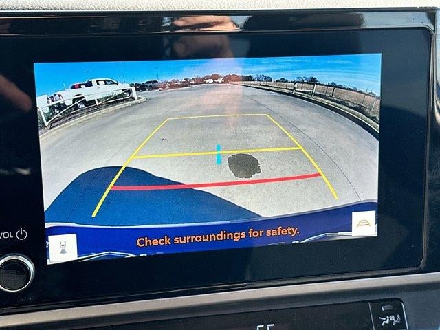 2025 Toyota Camry LE (SE)