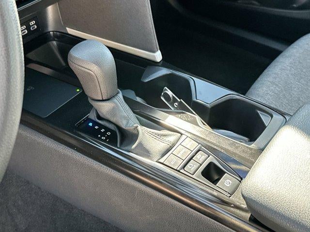 2025 Toyota Camry LE (SE)
