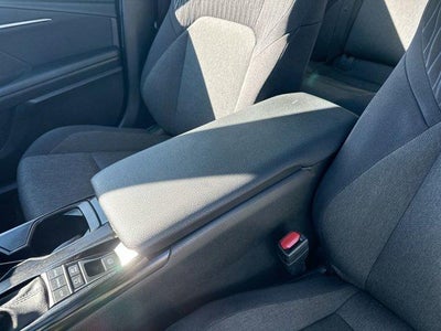 2025 Toyota Camry LE (SE)