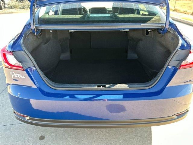 2025 Toyota Camry LE (SE)