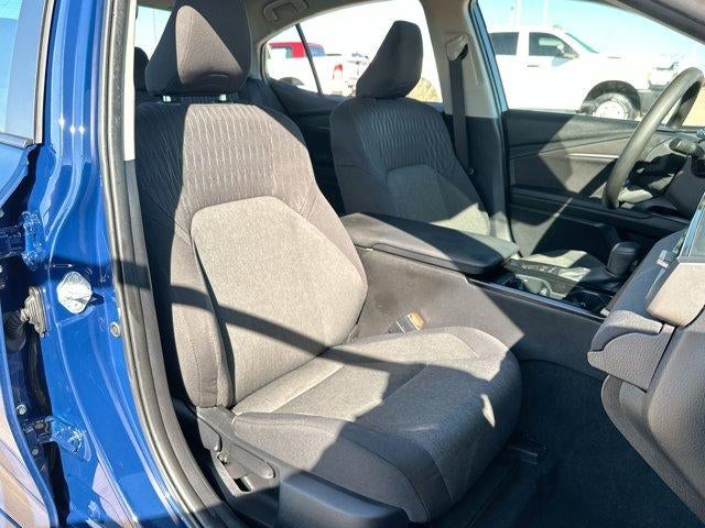 2025 Toyota Camry LE (SE)