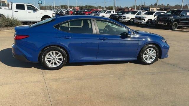 2025 Toyota Camry LE (SE)