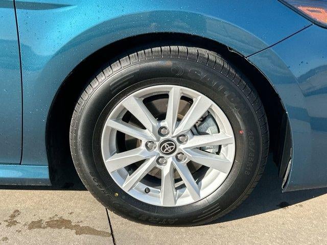 2025 Toyota Camry LE (SE)