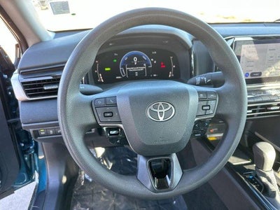 2025 Toyota Camry LE (SE)