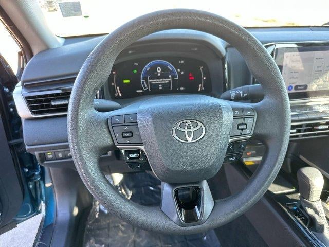 2025 Toyota Camry LE (SE)