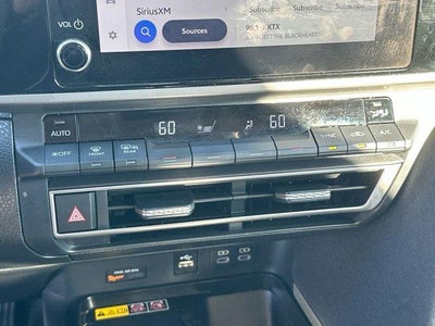 2025 Toyota Camry LE (SE)