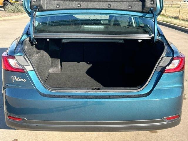 2025 Toyota Camry LE (SE)