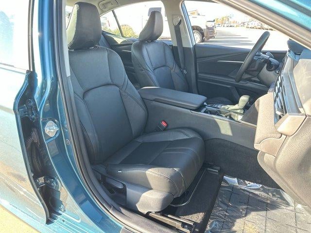 2025 Toyota Camry LE (SE)