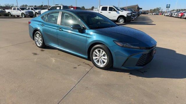 2025 Toyota Camry LE (SE)