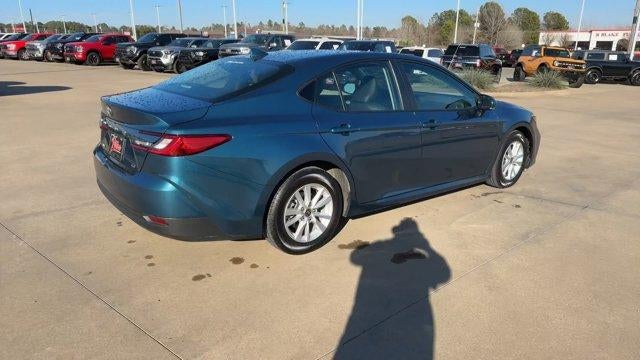 2025 Toyota Camry LE (SE)