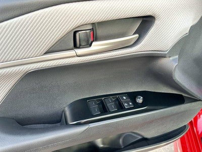 2025 Toyota Camry SE (SE)