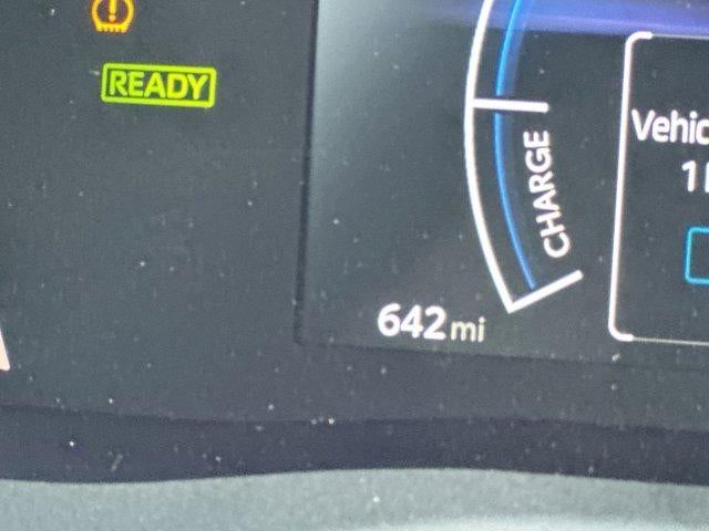 2025 Toyota Camry SE (SE)