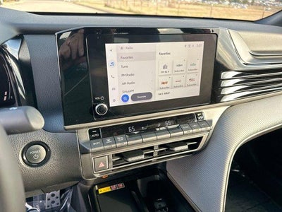 2025 Toyota Camry SE (SE)