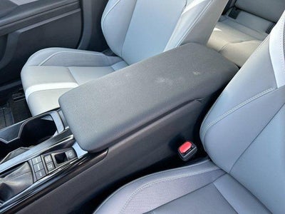 2025 Toyota Camry SE (SE)