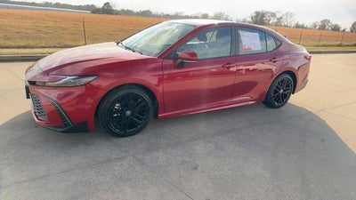 2025 Toyota Camry SE (SE)