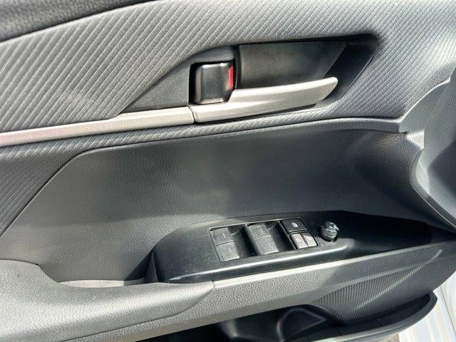 2025 Toyota Camry SE (SE)