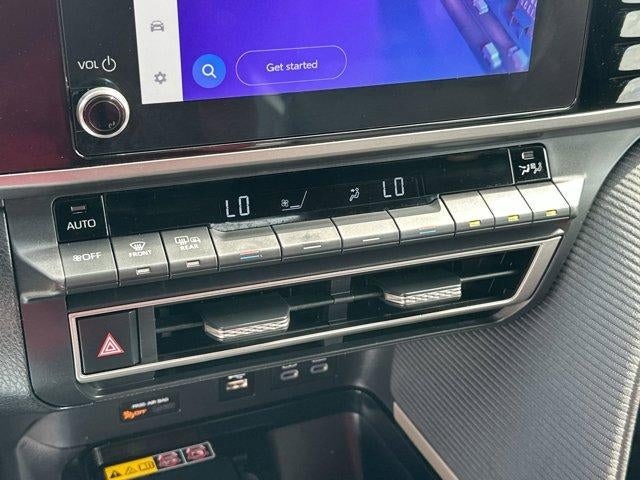 2025 Toyota Camry SE (SE)